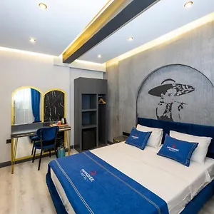 Otel Paradise, İstanbul